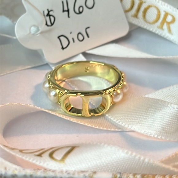 DIOR CD & FAUX PEARL COSTUME JEWELRY RING SIZE S - Picture 3 of 14